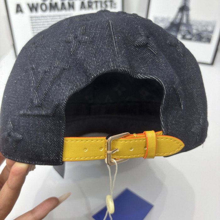 Fashion hat ,no box. HX25-78-80