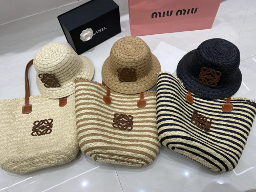 Fashion hat 🏖️➕ straw bag ⛱️ set  ,no box. HX40-12-14
