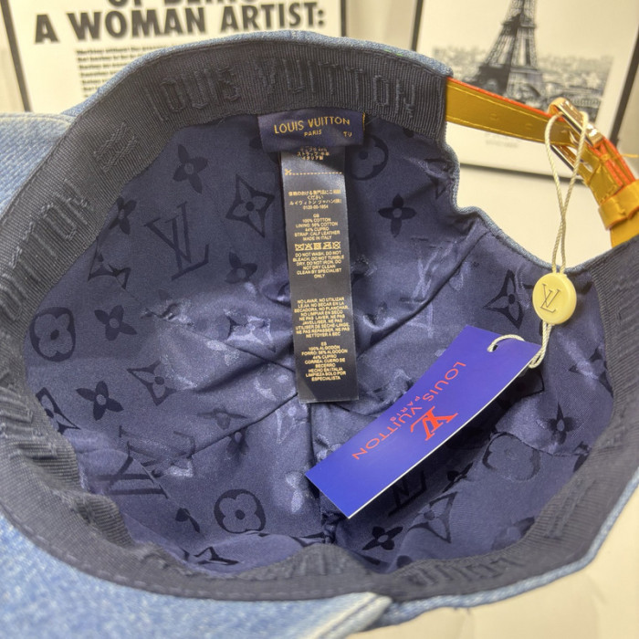 Fashion hat ,no box. HX25-78-80