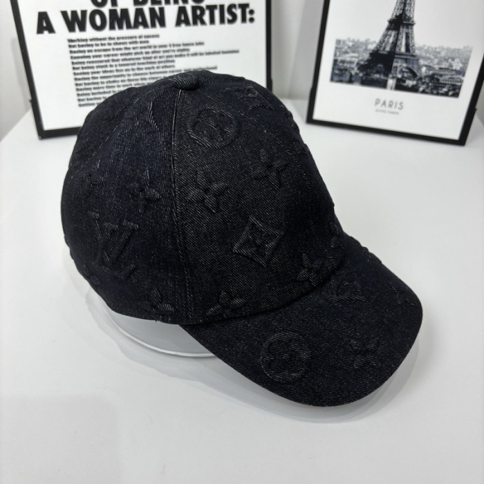 Fashion hat ,no box. HX25-78-80