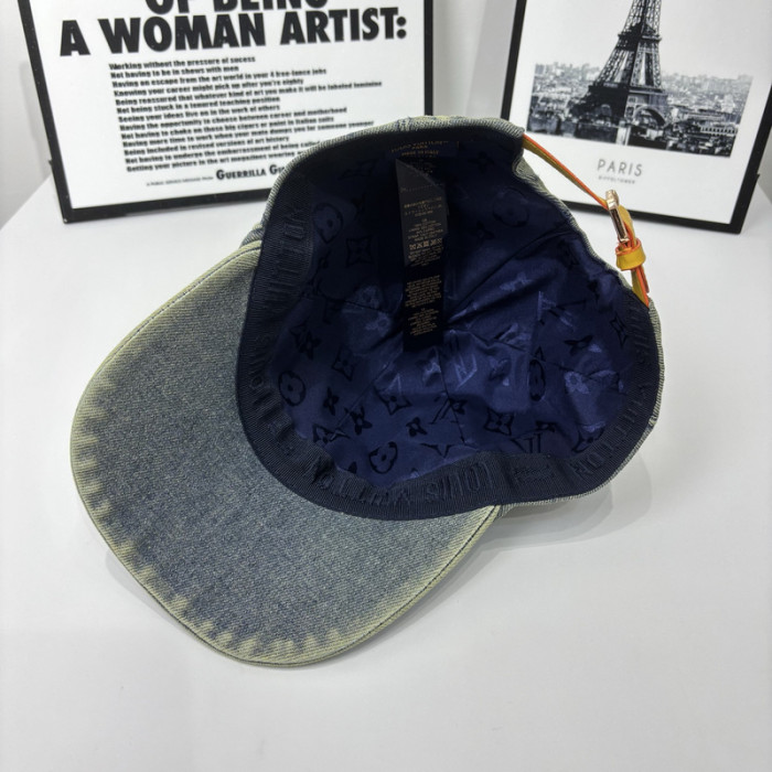 Fashion hat ,no box. HX25-78-80