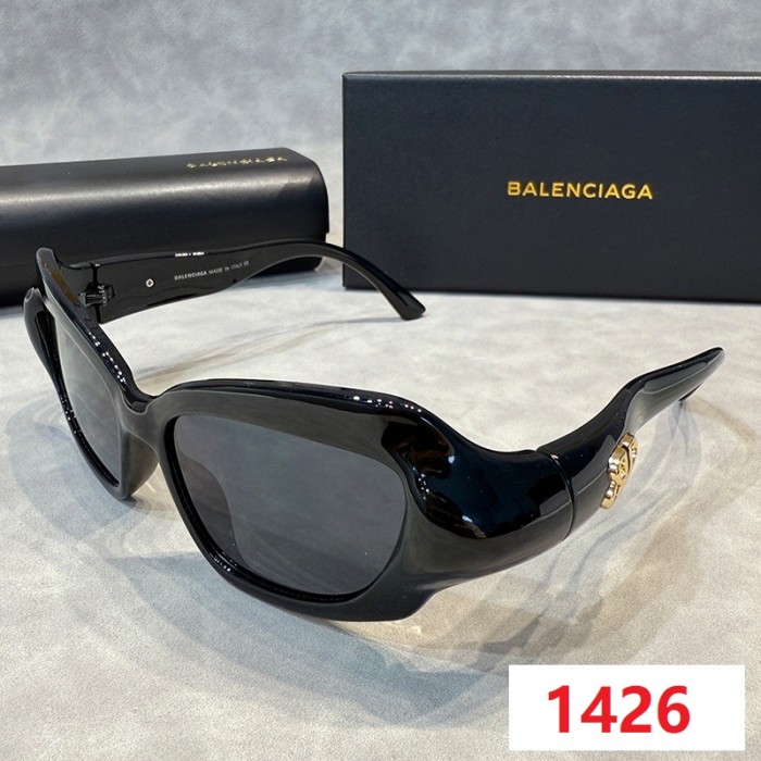 Blue light blocking sunglasses with the box and case ,G25-1426-1431