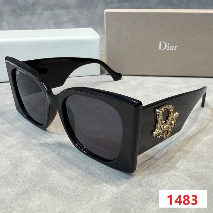 Blue light blocking sunglasses with the box and case ,G25-1483-1489