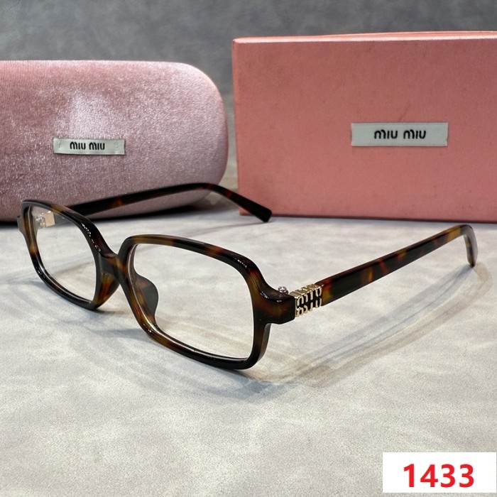 Blue light blocking sunglasses with the box and case ,G25-1432-1438