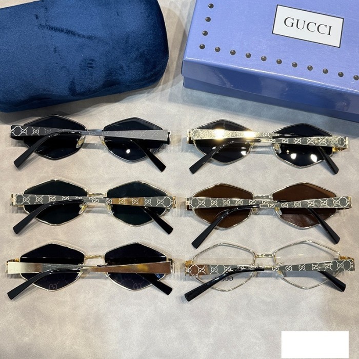 Blue light blocking sunglasses with the box and case ,G25-1477-1482