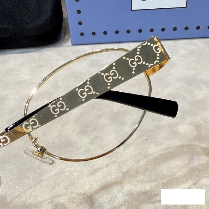 Blue light blocking sunglasses with the box and case ,G25-1508-1513