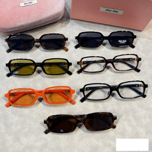 Blue light blocking sunglasses with the box and case ,G25-1432-1438