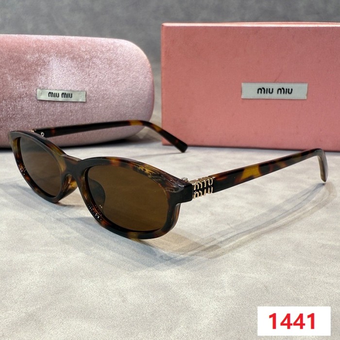 Blue light blocking sunglasses with the box and case ,G25-1439-1447