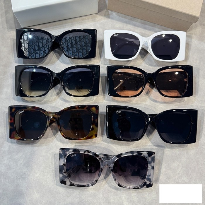Blue light blocking sunglasses with the box and case ,G25-1483-1489