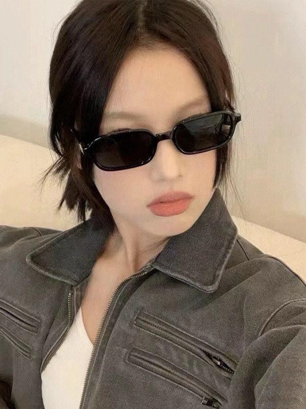 Blue light blocking sunglasses with the box and case ,G25-1432-1438