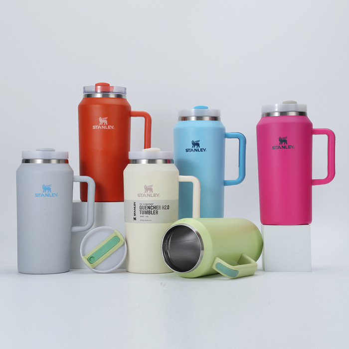 64 OZ Vacuum cup, 1.9L,  with box, CUP21-125-137