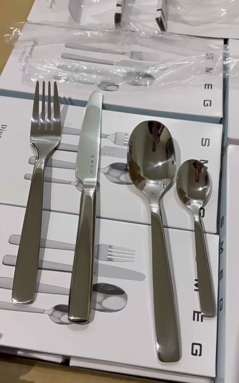 Four-piece tableware set,  with box, CUP21-152
