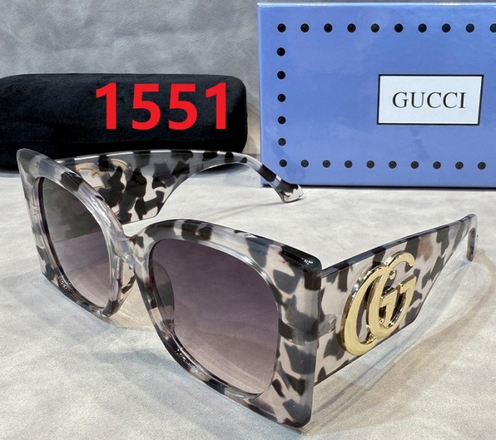 Blue light blocking sunglasses with the box and case ,G25-1547-1553
