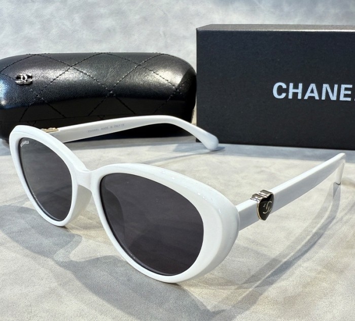 Blue light blocking sunglasses with the box and case ,G25-1554-1562