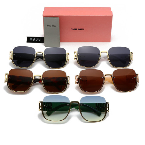 Blue light blocking sunglasses with the box and case ,G25-1643-1647
