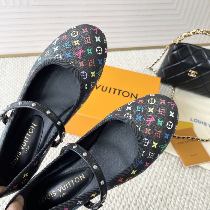 Women flat shoes,  size 34-42, SS50-150-151