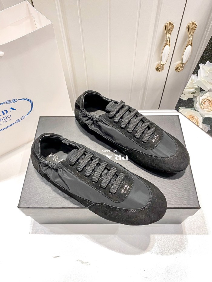 Women runner flat shoes,  size 35-40, SS70-230