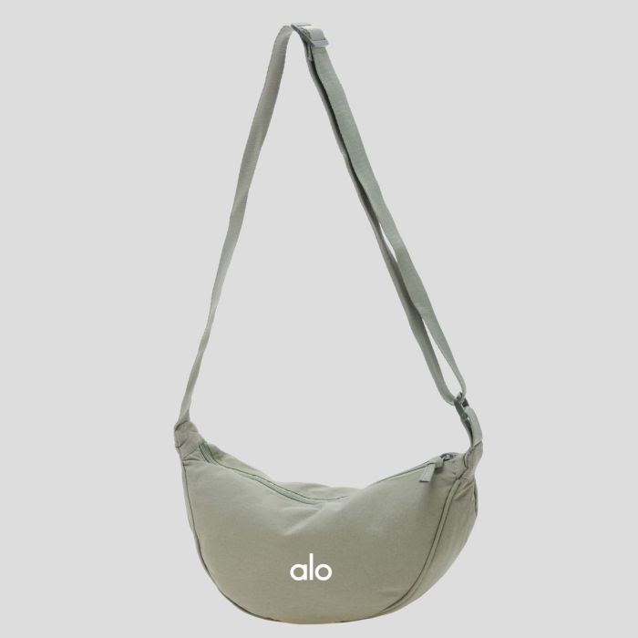 Waist bag, sports yoga bag, crossbody bag, velvet material. size: 33*17cm, shoulder strap length: 115cm.B15-38-45
