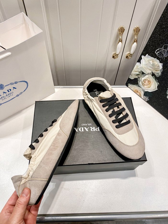 Women runner flat shoes,  size 35-40, SS70-232