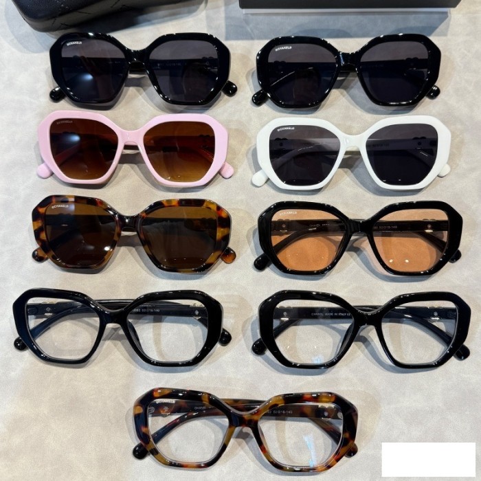 Blue light blocking sunglasses with the box and case ,G25-1693-1701