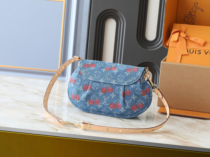 Split leather denim bag ,4A ,size 27x18x3cm,no box,  B80-75