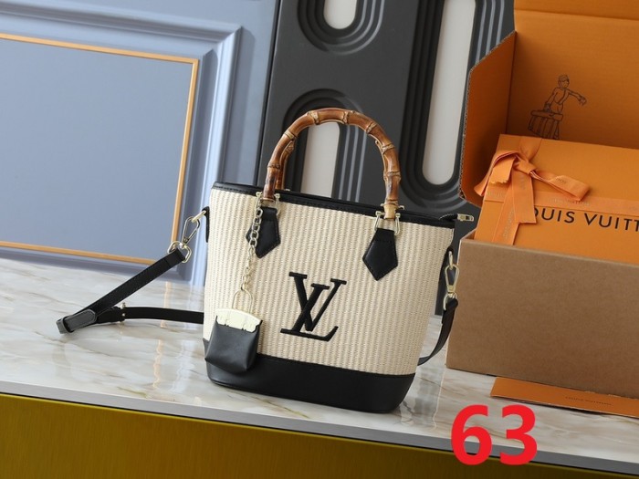 Split leather straw woven bag ,4A ,size 20x20.5x11cm,no box,  B80-56-63