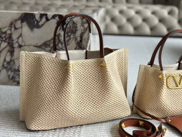 Split leather straw woven bag ,4A ,no box,  B80-69
