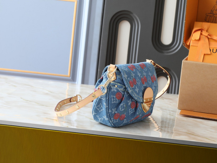 Split leather denim bag ,4A ,size 27x18x3cm,no box,  B80-75