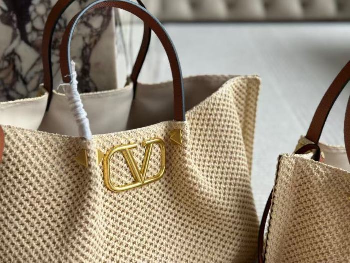 Split leather straw woven bag ,4A ,no box,  B80-69