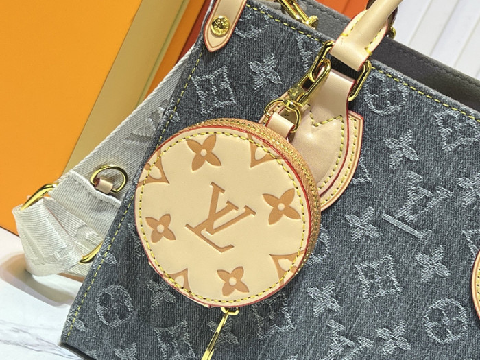 Split leather canvas bag ,4A ,size 25x19x11.5cm,no box,  B80-94
