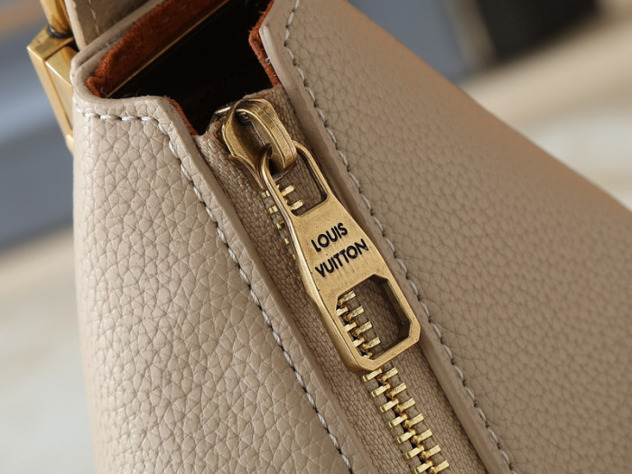 Split leather bag ,4A ,size 32x26x5cm,no box,  B80-91-93