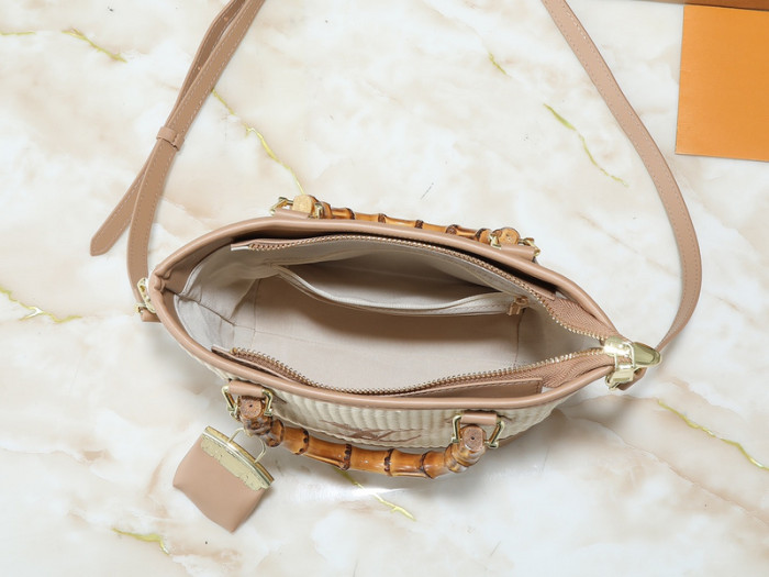 Split leather straw woven bag ,4A ,size 20x20.5x11cm,no box,  B80-56-63