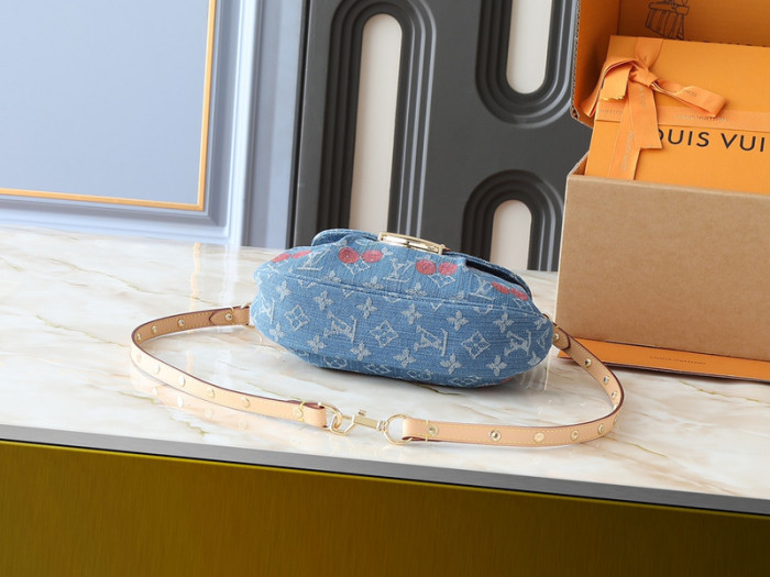 Split leather denim bag ,4A ,size 27x18x3cm,no box,  B80-75