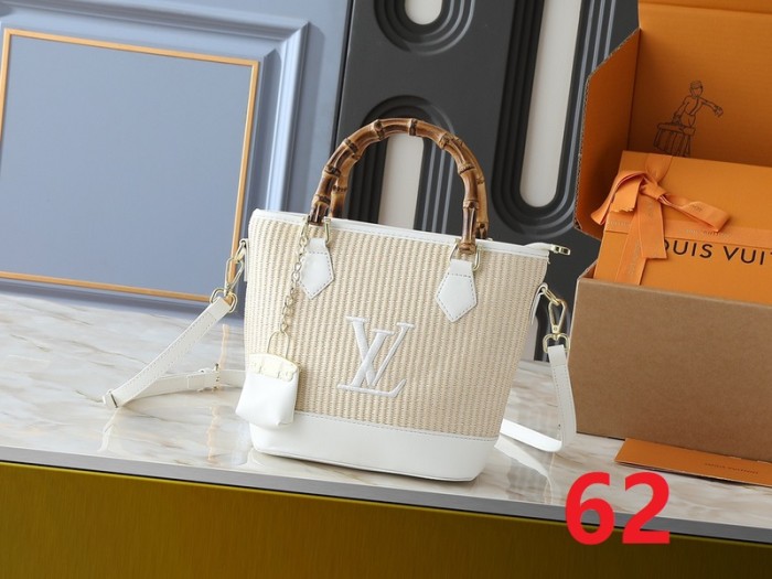 Split leather straw woven bag ,4A ,size 20x20.5x11cm,no box,  B80-56-63