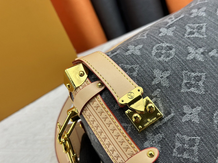 Split leather denim bag ,4A ,size 21x14x6cm,no box,  B80-106