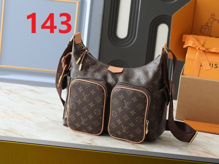 Split leather bag ,4A ,size 30x31x10.8cm,no box,  B80-141-143