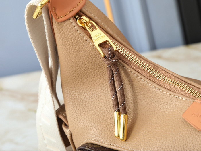Split leather bag ,4A ,size 30x31x10.8cm,no box,  B80-141-143