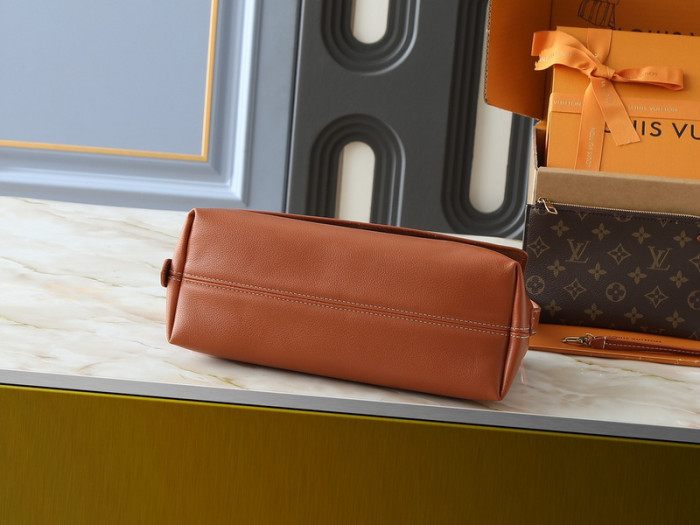 Split leather bag ,4A ,size 30x18x12cm,no box,  B80-137-138