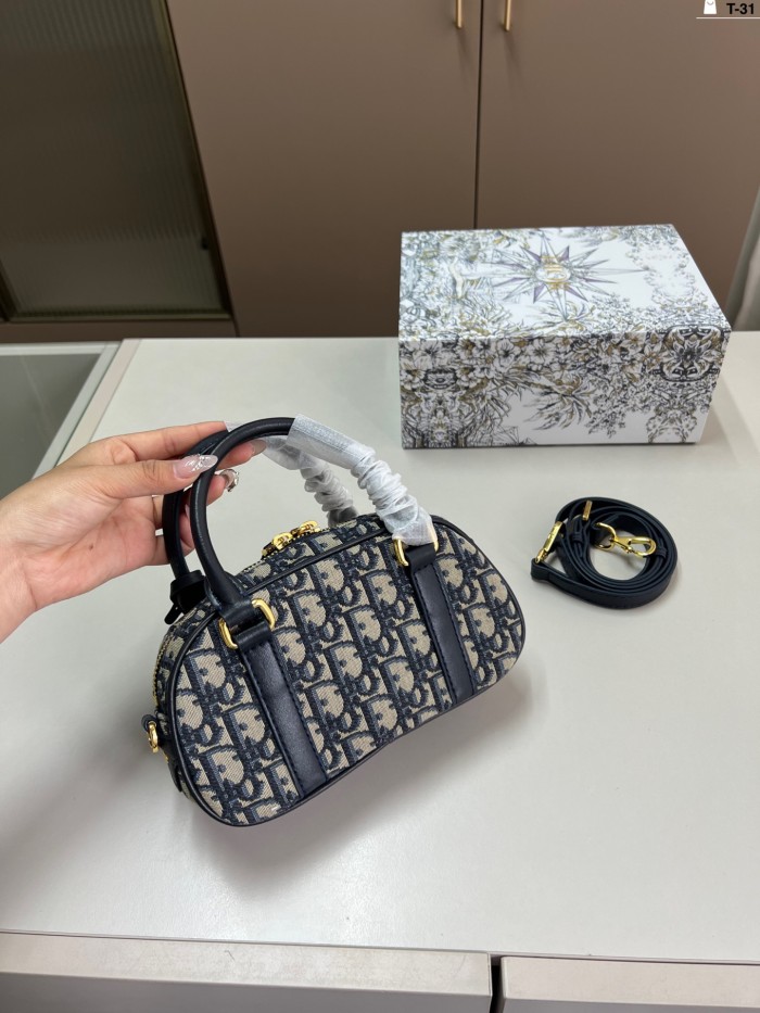 Split leather bag ,4A ,size 20x11cm,no box,  B75-278-279