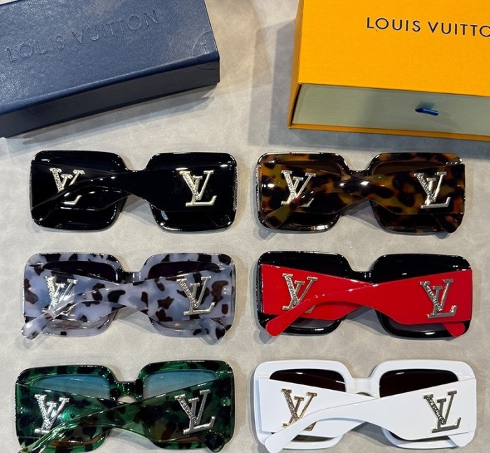 Blue light blocking sunglasses with the box and case ,G25-1775-1780