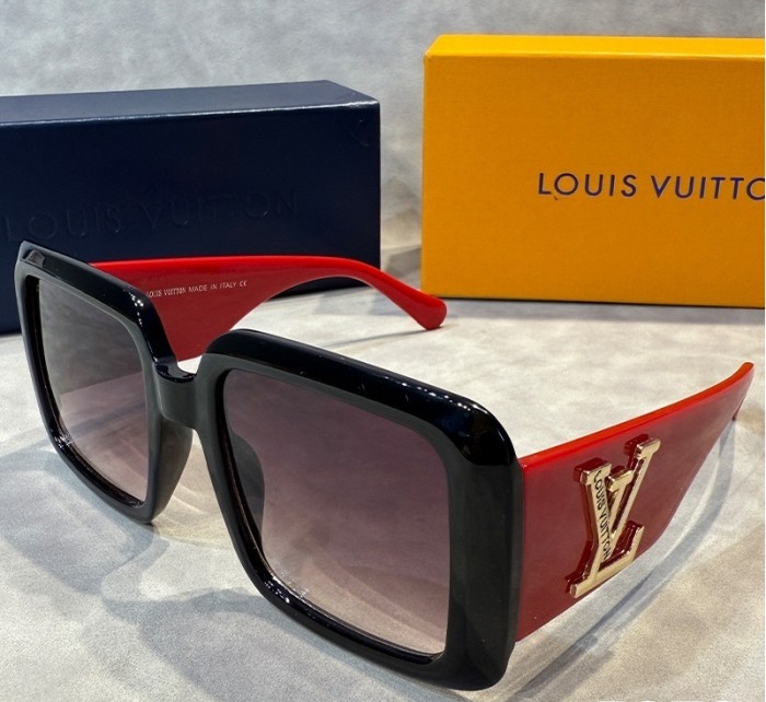 Blue light blocking sunglasses with the box and case ,G25-1775-1780