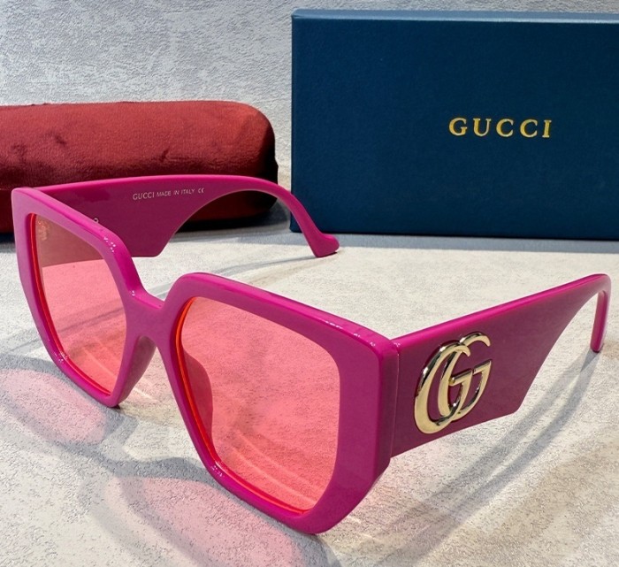 Blue light blocking sunglasses with the box and case ,G25-1755-1759
