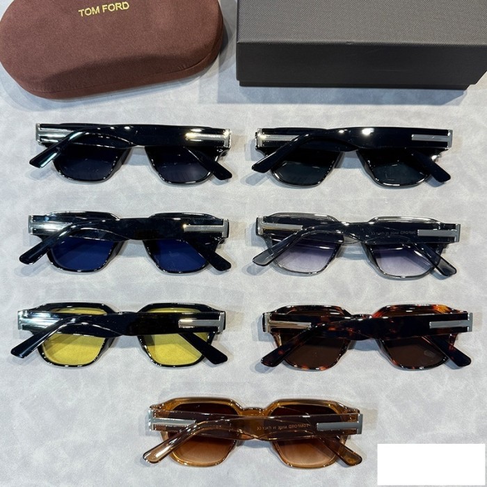 Blue light blocking sunglasses with the box and case ,G25-1723-1729