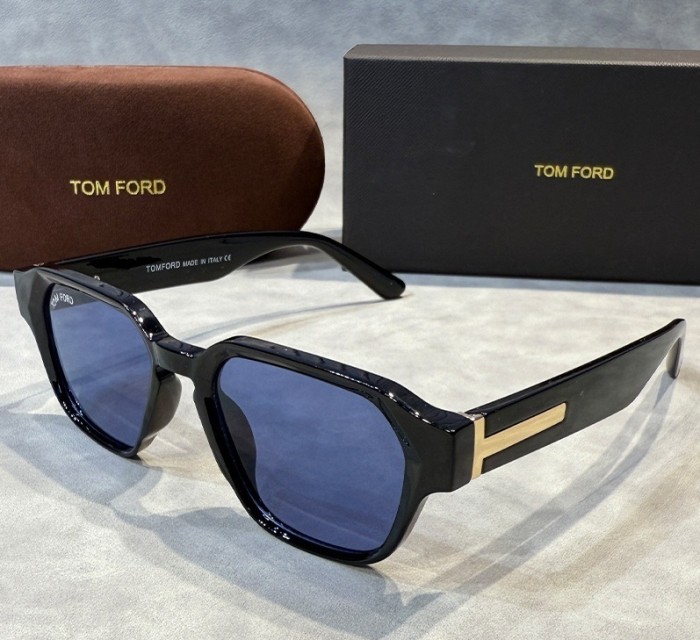 Blue light blocking sunglasses with the box and case ,G25-1723-1729
