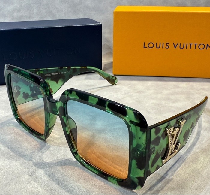 Blue light blocking sunglasses with the box and case ,G25-1775-1780