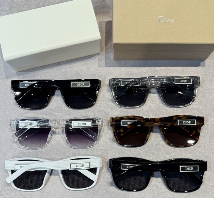 Blue light blocking sunglasses with the box and case ,G25-1744-1749