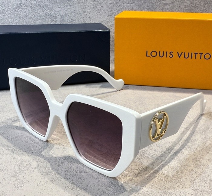Blue light blocking sunglasses with the box and case ,G25-1750-1754
