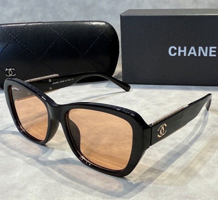 Blue light blocking sunglasses with the box and case ,G25-1781-1786