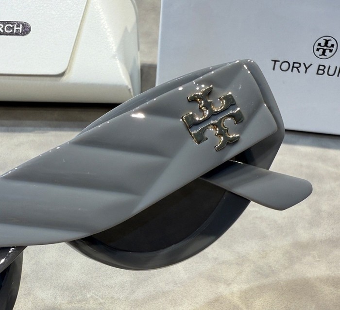 Blue light blocking sunglasses with the box and case ,G25-1769-1774