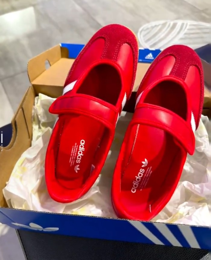 Ladies' ballet shoes, daily casual shoes, with box.size 35.5-41.SS60-679-681